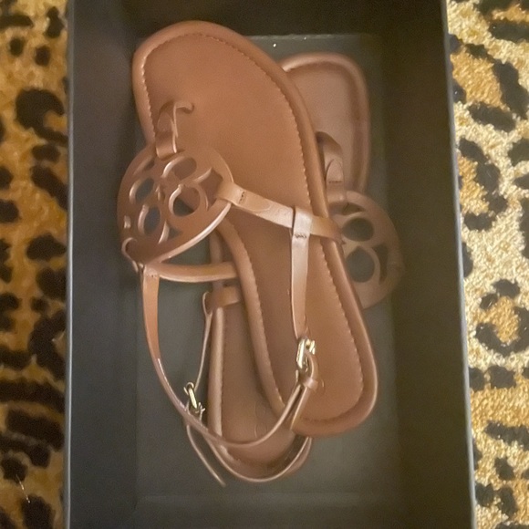 Coach Jaci Logo Leather Sandals Designer 6.5 T strap logo - Picture 4 of 4